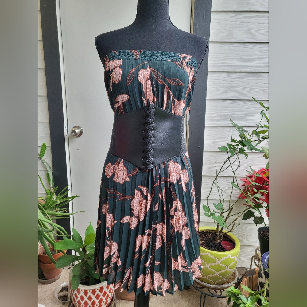 Green and pink floral skirt - Picture 4 of 8